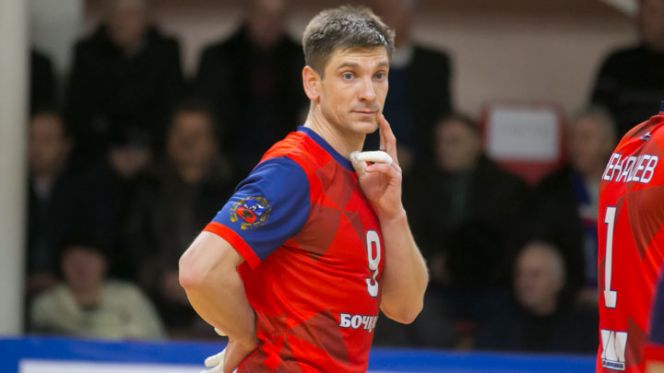 Диагональный «Университета» Филипп Воронков. Фото: Олег БОГДАНОВ