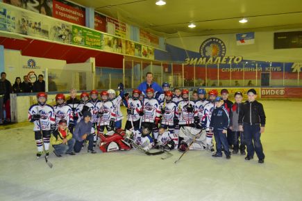 Хоккеисты СДЮШОР "Алтай" - вторые призёры межрегионального турнира в Бердске.