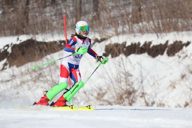 Воспитанница СШОР «Горные лыжи» Вероника Цупикова. Фото: Виталий УЛАНОВ