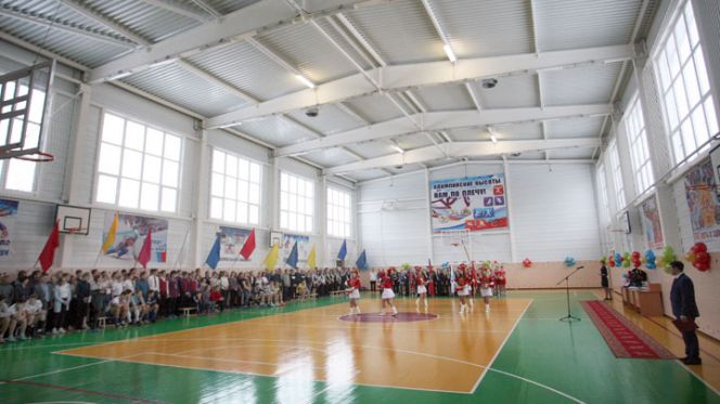 В селе Кытманово заработал современный спортивно-оздоровительный комплекс. Фото: Евгений НАЛИМОВ