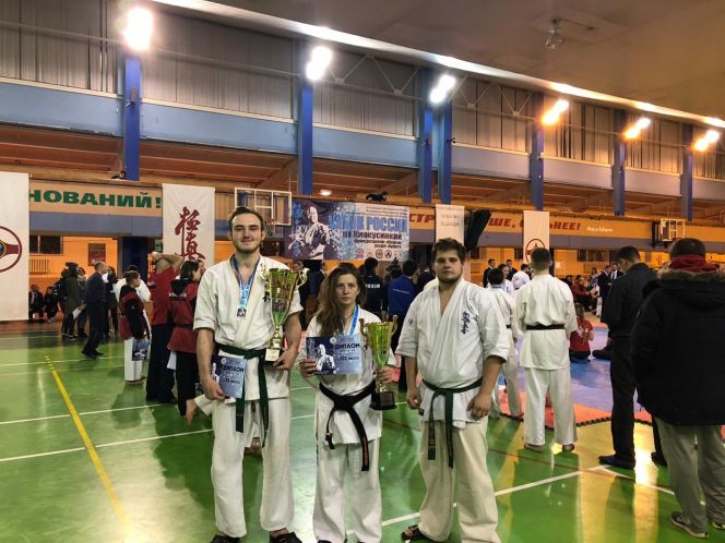 Екатерина Фурсова и Ренат Бачурин - призёры Кубка России по киокусинкай