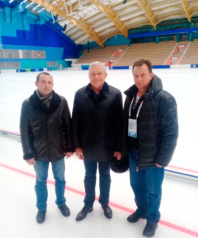 Сергей Буравлёв (справа) с вице-президентом РССС Владимиром Михалёвым