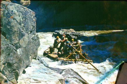 В 35-й раз состоялись традиционные соревнования по рафтингу и гребному слалому «Чуя-Ралли» (фото).