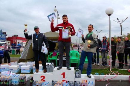 Завершился открытый чемпионат Барнаула по автомобильному слалому «Фигурный пилотаж 2013».