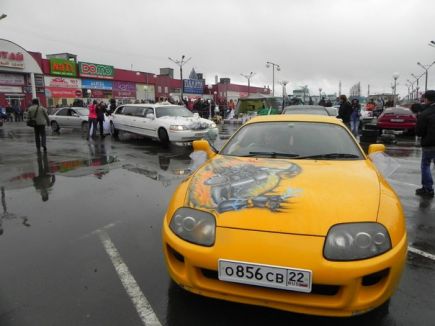 Завершился открытый чемпионат Барнаула по автомобильному слалому «Фигурный пилотаж 2013».