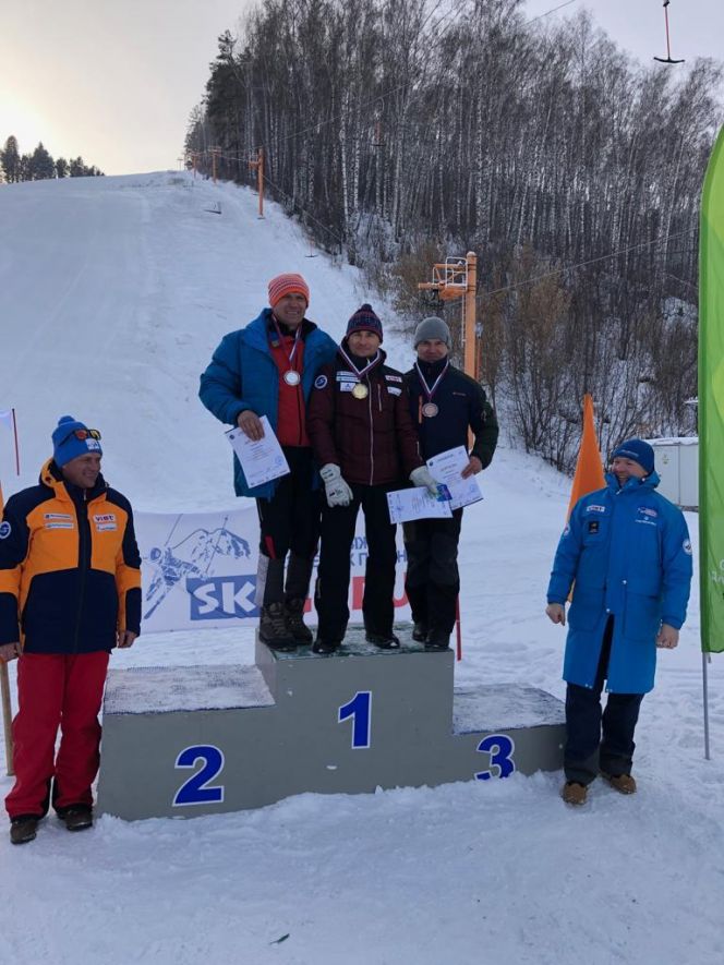 Игорь Ведерников - победитель этапа Кубка России по горнолыжному спорту среди спортсменов-ветеранов