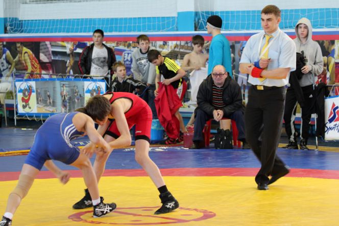 В Барнауле прошёл XXVIII турнир по греко-римской борьбе «Алтайские зори», посвящённый памяти алтайских борцов.