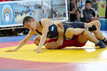 В Барнауле прошёл XXVIII турнир по греко-римской борьбе «Алтайские зори», посвящённый памяти алтайских борцов.