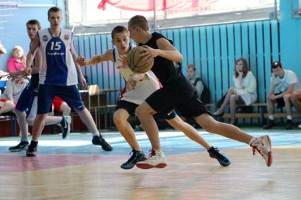 Мужская и женская команды Алтайской педакадемии завоевали путёвки в финал первенства России по стритболу среди студентов.