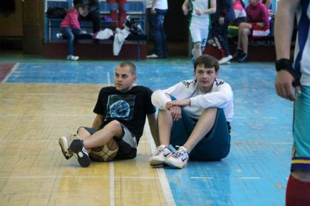 Мужская и женская команды Алтайской педакадемии завоевали путёвки в финал первенства России по стритболу среди студентов.