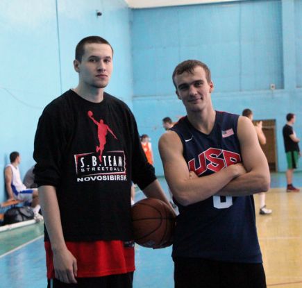 Мужская и женская команды Алтайской педакадемии завоевали путёвки в финал первенства России по стритболу среди студентов.