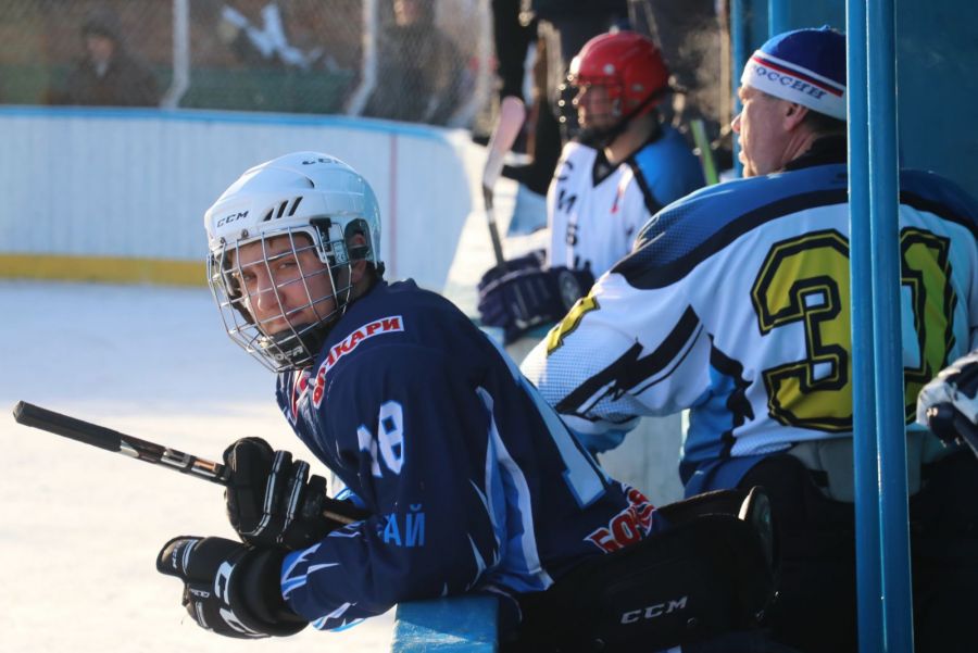 XXXIV зимняя олимпиада сельских спортсменов Алтайского края. Заключительный день. Хоккей. Фото: Иван Блаженко.