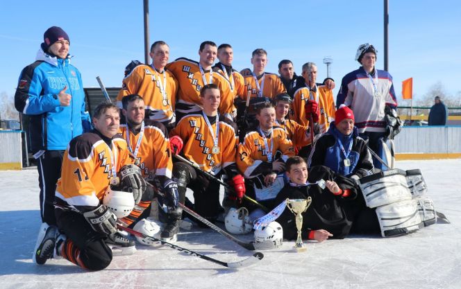 XXXIV зимняя олимпиада сельских спортсменов Алтайского края. Заключительный день. Хоккей. Фото: Иван Блаженко.