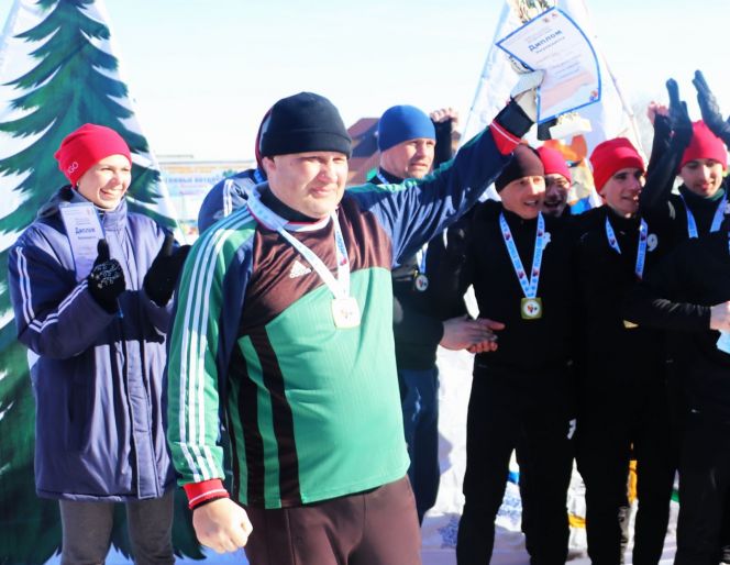 XXXIV зимняя олимпиада сельских спортсменов Алтайского края. Заключительный день. Футбол. Фото: Иван Блаженко.