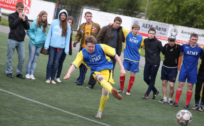 V краевой фестиваль футбола на стадионе СДЮШОР Алексея Смертина