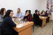 В Барнауле продолжается чемпионат Сибири по классическим шахматам