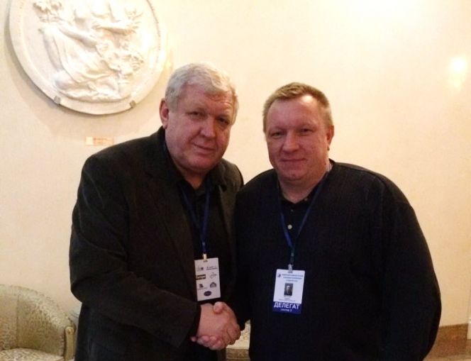 На фото: Сергей Лесной с прославленным тренером женской сборной России Евгением Трефиловым.