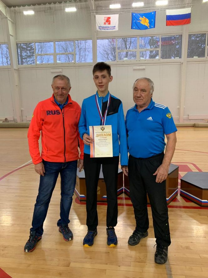 Вадим Раскатов выиграл спринт на первенстве России по лыжным гонкам среди спортсменов с ПОДА