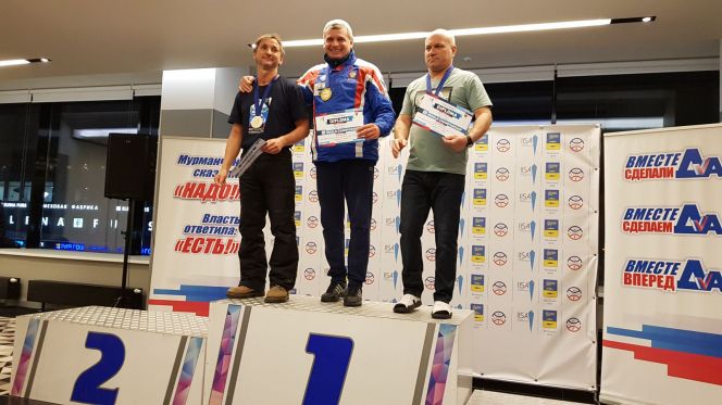 Барнаулец Олег Чекушкин стал чемпионом мира по плаванию в ледяной воде