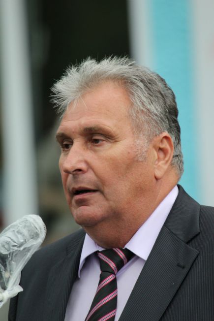 Первые медали обрели хозяев