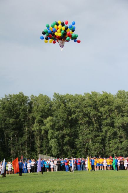 Первые медали обрели хозяев