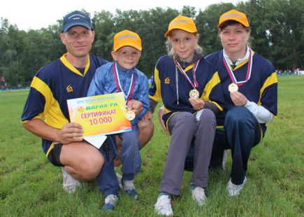 Первые медали обрели хозяев