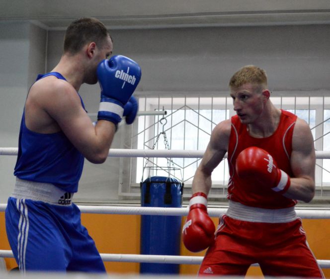 В Барнауле определились лучшие боксеры чемпионата края 