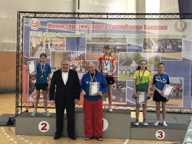 На первенстве Сибири юные алтайские спортсмены завоевали три медали и путевку на российский финал
