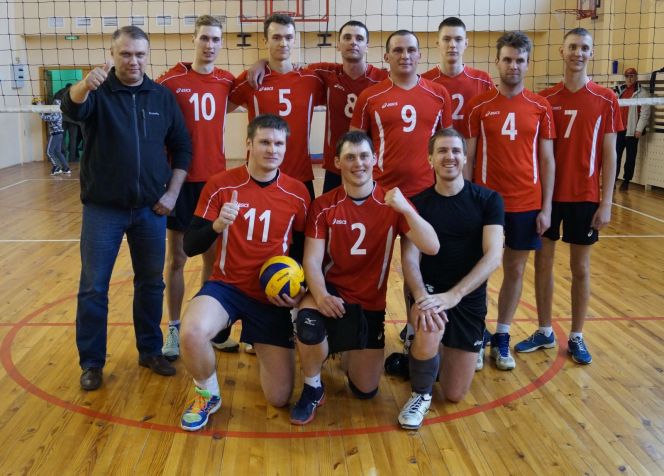 Отборочный турнир сельской олимпиады по волейболу в селе Верх-Катунское. Фото: Галина Максимова