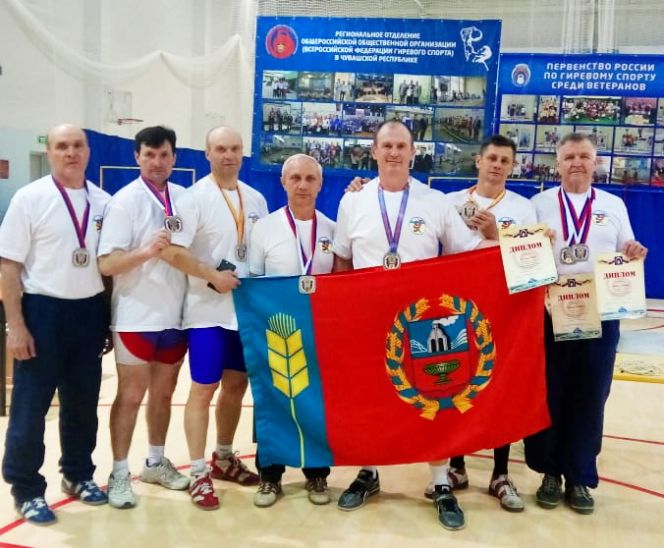 Ветераны-гиревики Алтайского края привезли с первенства России восемь медалей