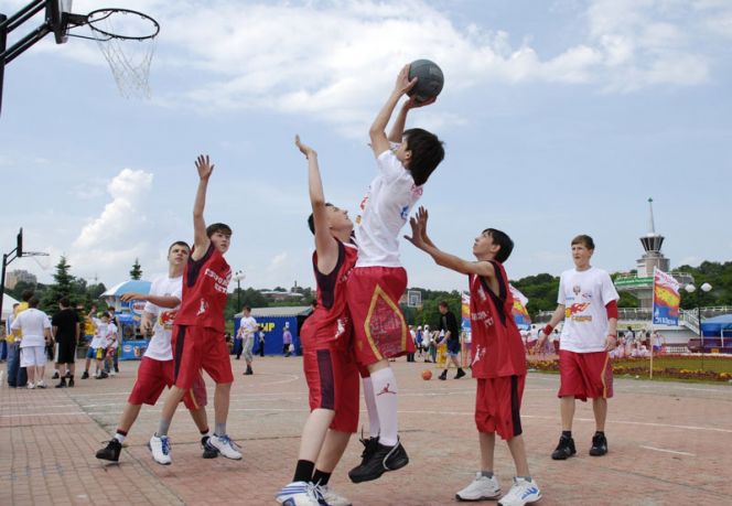 13 августа. Барнаул. Соревнования по уличному баскетболу «Оранжевый мяч».