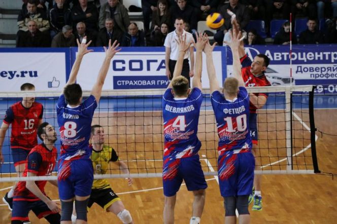 В заключительном домашнем матче «Университет» потерпел поражение от «Нефтяника» – 0:3 