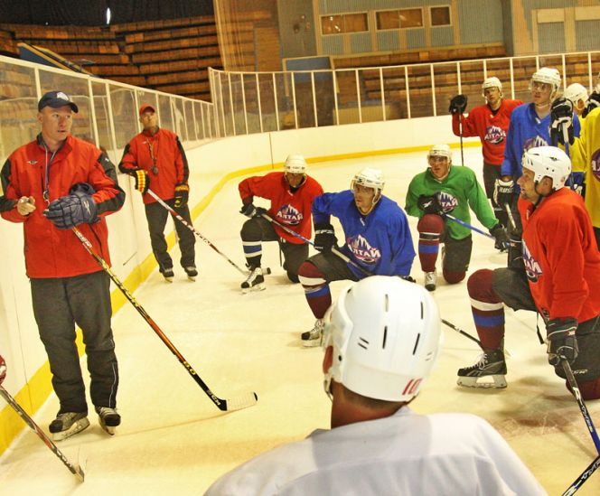 Снова с клюшками!