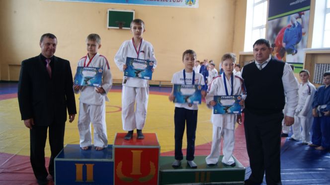 Воспитанники бийской СШОР-2 девяти-десяти лет впервые проверили свои силы на соревнованиях