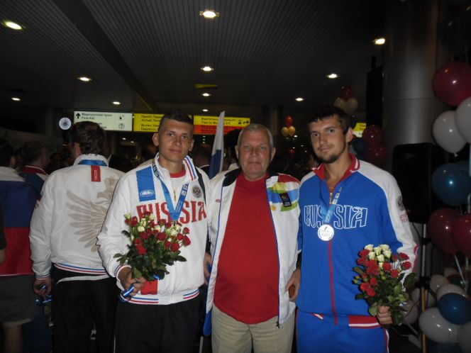 С двумя серебряными медалями вернулись домой из Софии, где проходили XXII Сурдлимпийские игры, выпускники Озерской школы-интерната для слабослышащих детей. 
