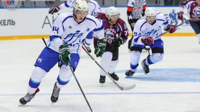 На фото: фрагмент матча "ЭАС-1" - "Ямальские Стерхи"