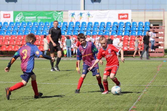 В Барнауле прошли отборочные соревнования международного фестиваля «Локобол-2019-РЖД» среди мальчиков