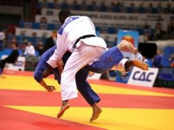 Тренерский штаб настоятельно посоветовал Нифонтову не выходить на схватку за третье место.