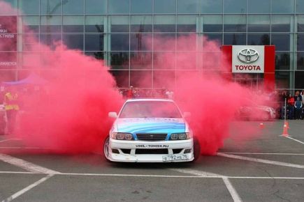 В Барнауле состоялись традиционные соревнования по автомобильному слалому «Лучший водитель 2013».