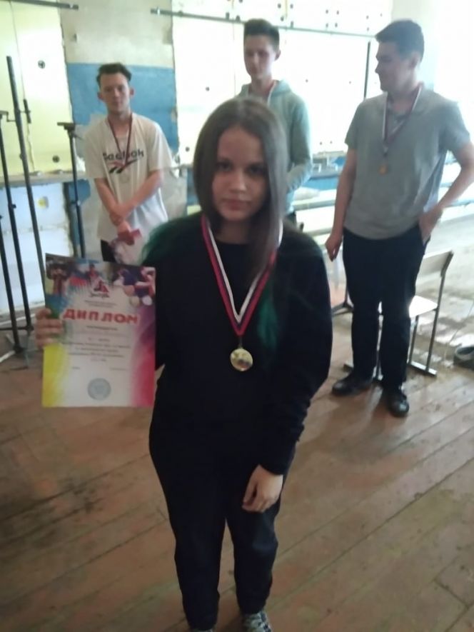 Виктория Маматова - победительница первенства Алтайского края по стрельбе из пневматического пистолета