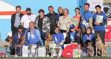 Команда кинологов Алтайского края на чемпионате ДОСААФ России по спортивно-прикладному собаководству заняла первое место в общекомандном зачёте.