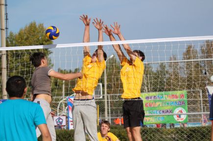 «А стройотряды уходят дальше…»