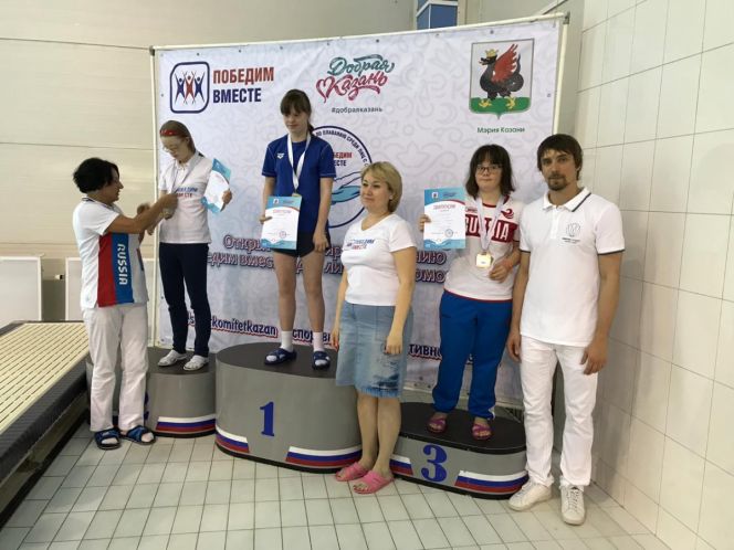 Мария Ланговая, Артём Дудин и Ольга Бацунова - мультимедалисты всероссийского турнира по плаванию