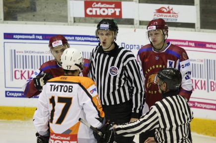 В первом домашнем матче сезона «Алтайские Беркуты» крупно обыграли нижнетагильский «Юниор-Спутник» – 6:0 (фото).