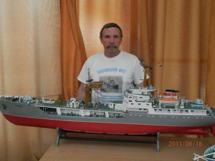 Валерий Шишкин из Бийска – бронзовый призёр чемпионата мира в классе радиоуправляемых моделей-копий (фото).