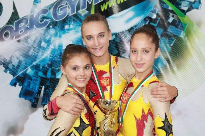 Воспитанники ДЮСШ «Жемчужина Алтая» Анна Фаронова и Игорь Ковалёв – победители международного турнира по спортивной аэробике в Болгарии (фото).