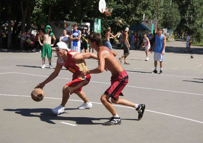 Девушки из Рубцовска и парни из Барнаула были в ударе на «Оранжевом мяче-2011».