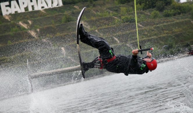 Доски на воду: в Барнауле впервые пройдет чемпионат страны по вейкбордингу
