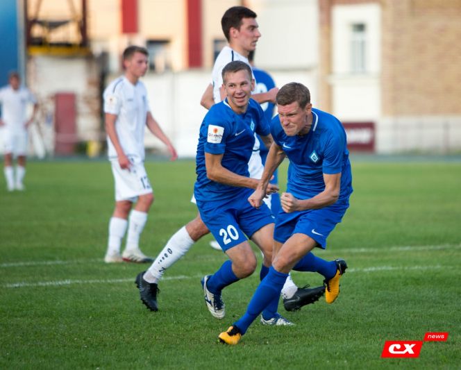 На фото CX-News: фрагмент кубкового матча "Динамо-Барнаул" - ФК" Новосибирск"