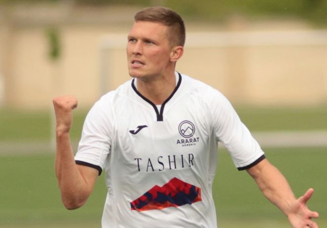 Нападающий Антон Кобялко подписал контракт с "Динамо-Барнаул" на грядущий сезон в ФНЛ-2